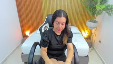 N A H I A online show from March 4, 2025, 2:53 pm