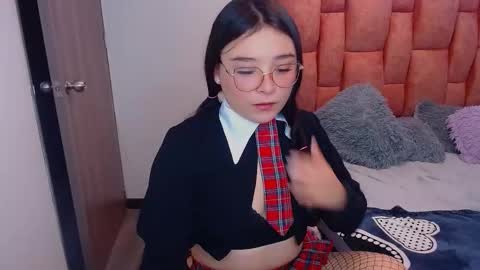 nahia cute     only   online show from February 25, 2026, 4:16 pm