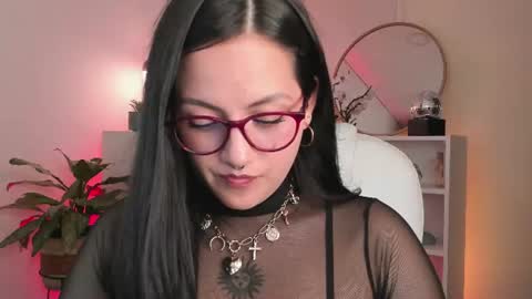 Snapshot of nahiapaws chatting on July 6, 2026, 10:45 pm Nahia INDEPENDENT MODEL P online show from July 6, 2026, 10:45 pm