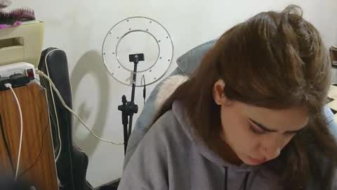 nahiarabiel online show from October 29, 2025, 2:19 pm