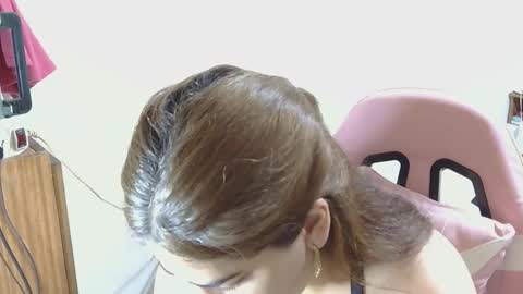 nahiarabiel online show from May 6, 2026, 6:57 pm