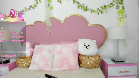 NahiaraReina  online show from October 3, 2025, 2:14 pm