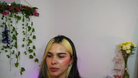 Snapshot of naho_4269 chatting on April 30, 2026, 1:34 am Naho Sigueme en mis Redes Sociales Follow me on my social networks online show from April 30, 2026, 1:34 am