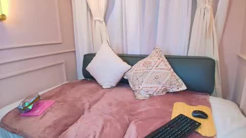 Nahomi online show from October 22, 2025, 7:35 pm