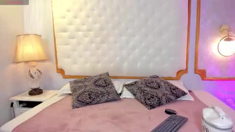 Nahomi online show from December 1, 2025, 7:52 pm