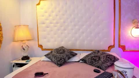 Nahomi online show from December 3, 2025, 8:18 pm