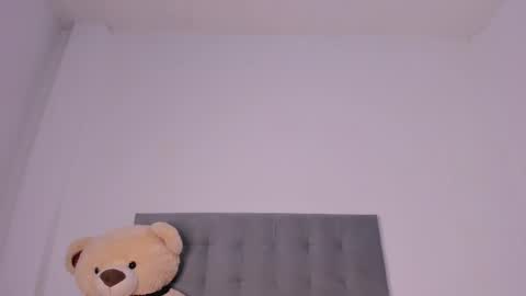 Snapshot of nahomi_miller_ chatting on January 11, 2025, 6:45 am Laura online show from January 11, 2025, 6:45 am