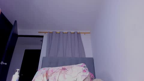 Snapshot of nahomi_miller_ chatting on March 8, 2025, 12:20 pm Laura online show from March 8, 2025, 12:20 pm