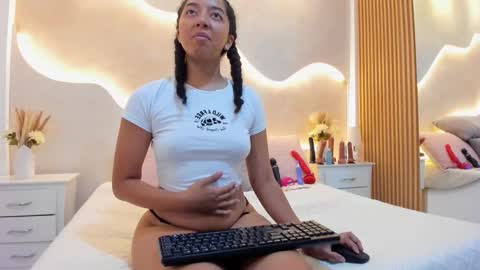 Laura online show from February 22, 2026, 11:25 pm