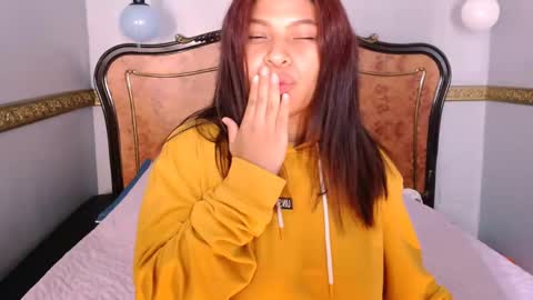 Nahomy online show from February 27, 2025, 6:40 am