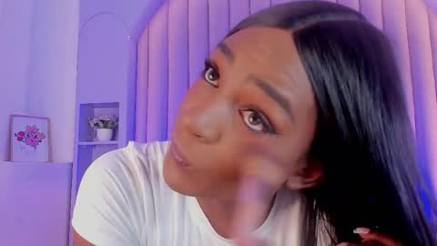 Snapshot of nahomicampbell_ chatting on March 3, 2025, 7:39 pm VICTORIA online show from March 3, 2025, 7:39 pm