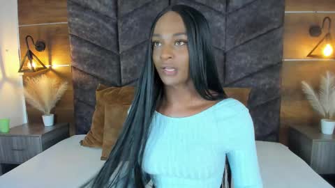 Snapshot of nahomicampbell_ chatting on March 4, 2025, 7:43 pm VICTORIA online show from March 4, 2025, 7:43 pm