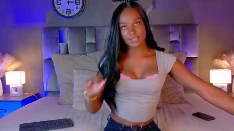 Snapshot of nahomicampbell_ chatting on September 9, 2025, 7:35 pm VICTORIA online show from September 9, 2025, 7:35 pm