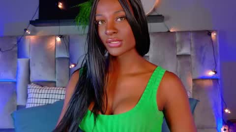 Snapshot of nahomicampbell_ chatting on September 22, 2025, 8:00 pm VICTORIA online show from September 22, 2025, 8:00 pm