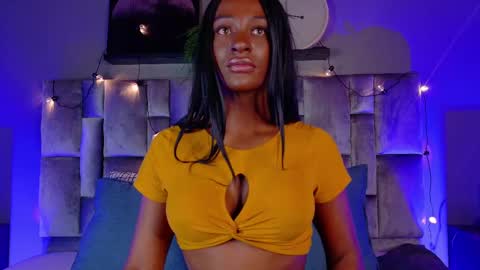 Snapshot of nahomicampbell_ chatting on September 23, 2025, 7:28 pm VICTORIA online show from September 23, 2025, 7:28 pm