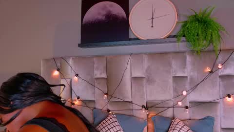 Snapshot of nahomicampbell_ chatting on November 14, 2025, 7:34 pm VICTORIA online show from November 14, 2025, 7:34 pm