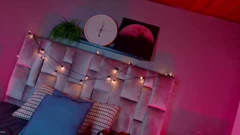  VICTORIA  online show from February 2, 2026, 7:34 pm