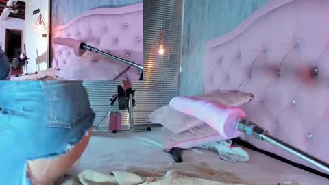   online show from February 11, 2025, 6:01 pm