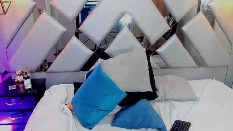 Nahomi  online show from March 1, 2025, 12:17 am