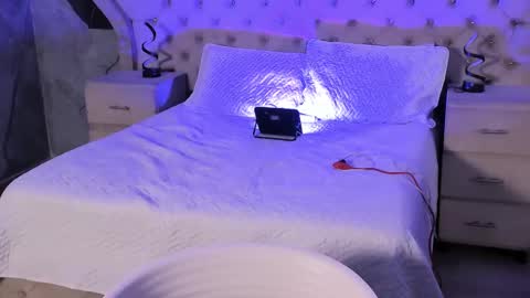 Nahomi online show from February 28, 2025, 4:43 am