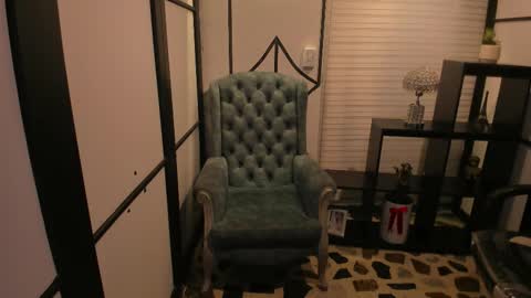 Nahomi online show from December 1, 2025, 4:39 am