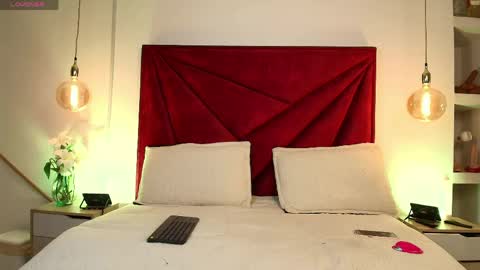 NahomiRoss online show from April 21, 2026, 12:44 pm