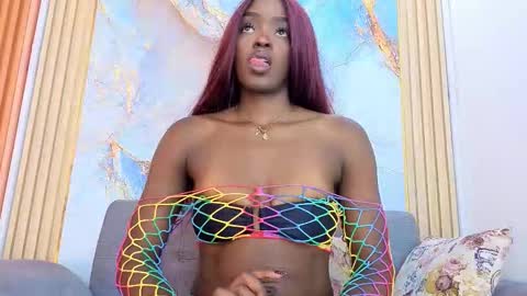 Nahomy  online show from October 19, 2025, 10:54 pm