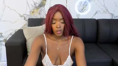 Nahomy  online show from December 4, 2025, 10:29 pm