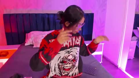 Nahomy  online show from January 6, 2026, 11:03 am