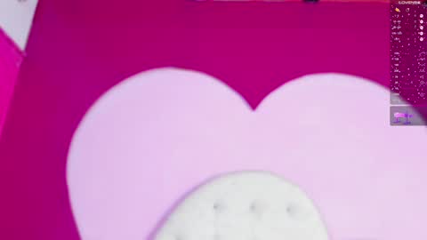 Nahomy Roberts online show from January 17, 2025, 12:42 pm