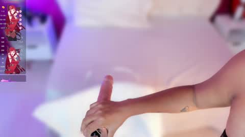 Nahomy Roberts online show from February 25, 2025, 3:05 pm