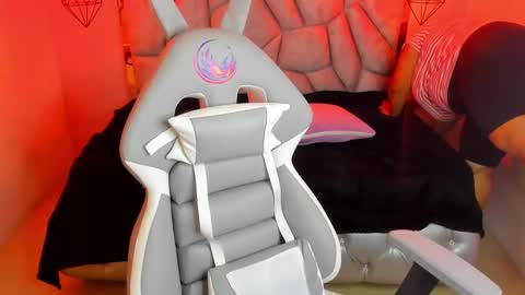    online show from January 28, 2025, 7:00 pm