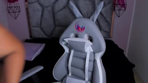    online show from February 14, 2025, 10:14 pm