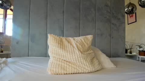 Naila online show from January 8, 2025, 9:42 am