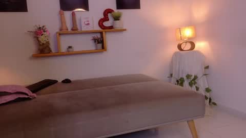 nairagold_ online show from May 15, 2026, 11:56 pm