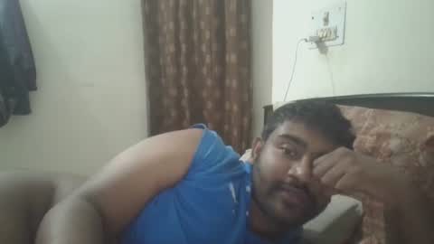 NAIRANANDU28 online show from April 23, 2026, 9:28 pm