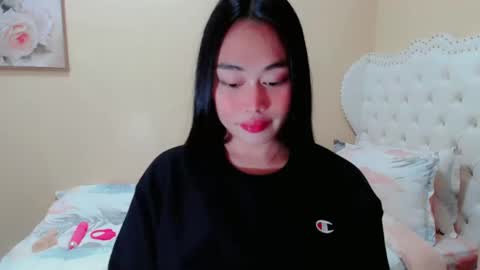 Kate online show from December 8, 2024, 12:30 pm