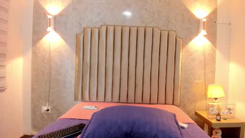 Naisha Rousell online show from October 11, 2025, 9:02 pm