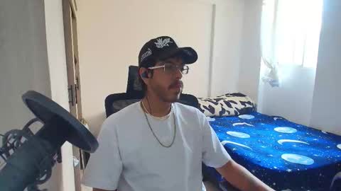 Snapshot of naitsihrc chatting on November 25, 2025, 3:01 pm Nait online show from November 25, 2025, 3:01 pm