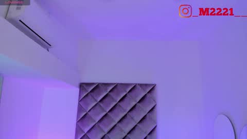 INSTAGRAM  m2221     online show from March 10, 2025, 10:37 am