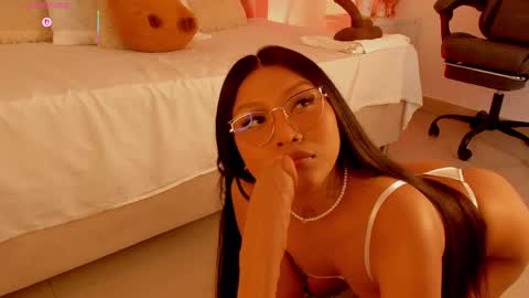 INSTAGRAM  m2221     online show from April 21, 2026, 10:10 am