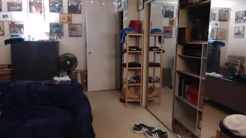 nakedmonkey online show from December 25, 2024, 2:25 am