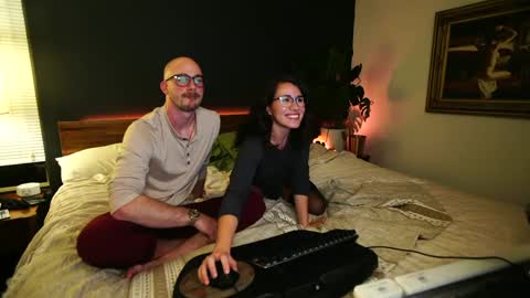 nakedpaint245477 online show from December 18, 2024, 2:53 am