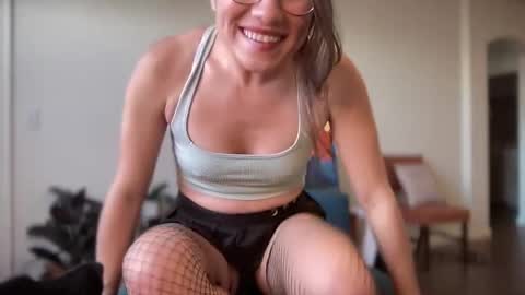 nakedpaint245477 online show from February 16, 2025, 12:19 am