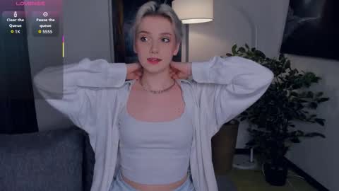 Kate online show from November 8, 2025, 12:16 pm