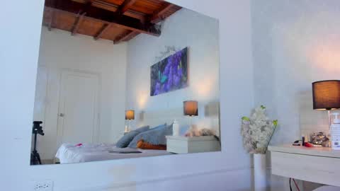 nalamittens online show from February 8, 2025, 1:32 am