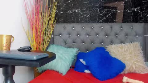 NALAROY online show from December 5, 2024, 7:06 pm