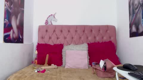 NALAROY online show from November 20, 2025, 3:12 pm