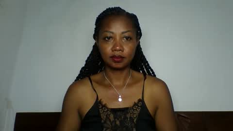 nalinah86 online show from February 20, 2026, 3:25 am