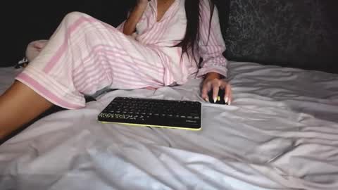 Lady online show from November 8, 2025, 3:45 pm